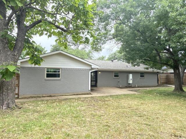 House for sale in Wills Point, Texas