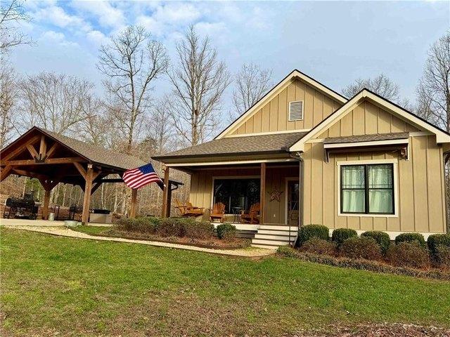 House for sale in Clarkesville, Habersham County