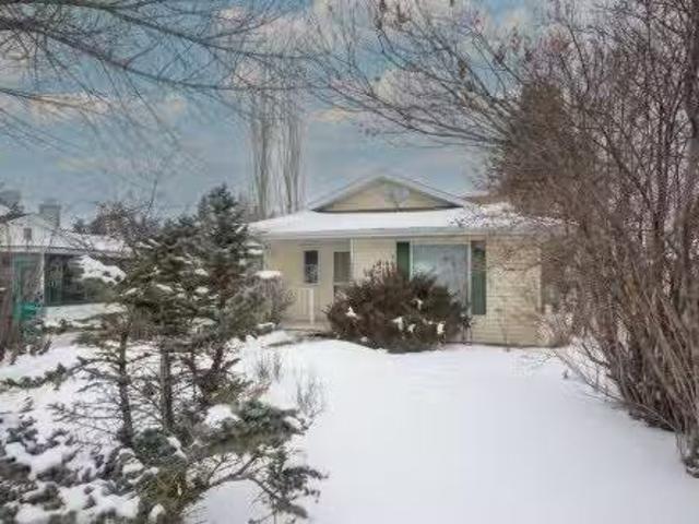 House for sale in Sylvan Lake, Alberta