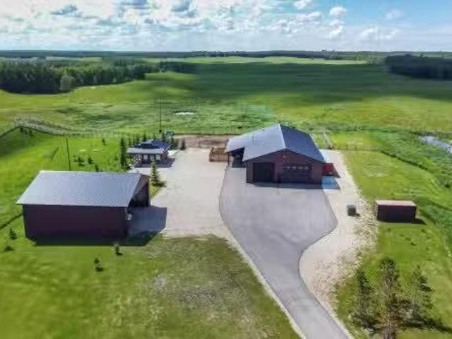 House for sale in Beaver, Alberta