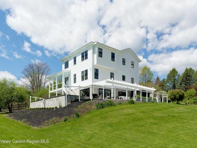 House for sale in Red Hook, New York