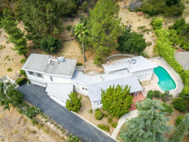 House for rent in La Canada Flintridge, California