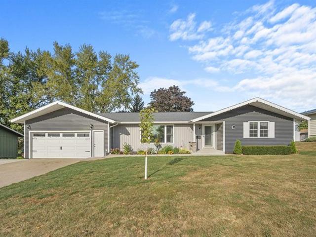 House for sale in Oelwein, Fayette County