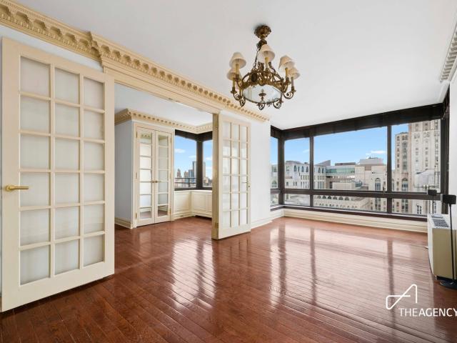 Condo for sale in Manhattan Community Board 8, New York