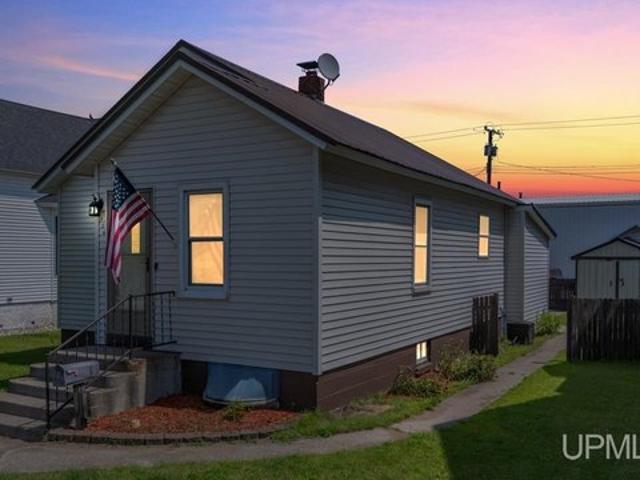 House for sale in Escanaba, Michigan