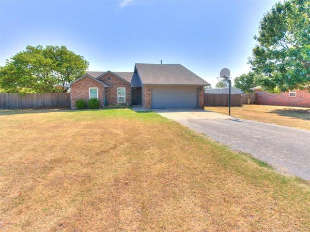 House for sale in Piedmont, Canadian County