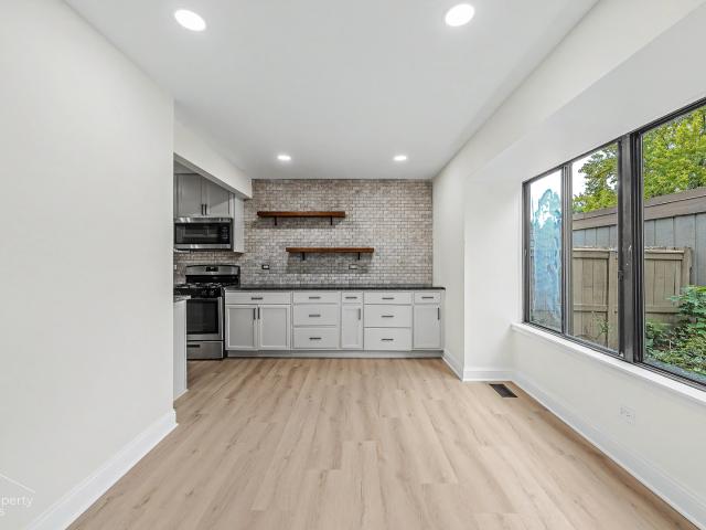 Townhouse for sale in Medinah, Illinois