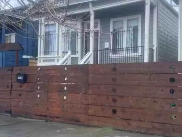 Condo for rent in Oakland