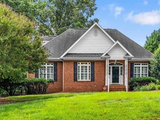 House for sale in Pfafftown, North Carolina