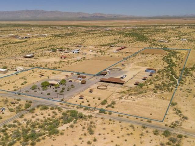 House for sale in Aguila, Arizona