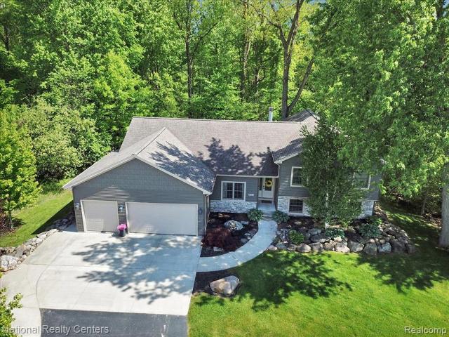 House for sale in Almont House for sale in Almont