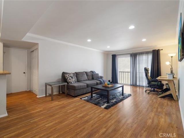 Condo for sale in Canoga Park, California