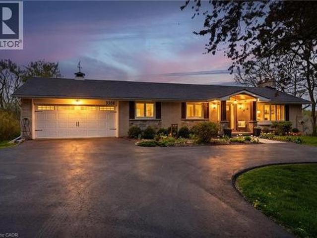 House for sale in Burlington, Golden Horseshoe
