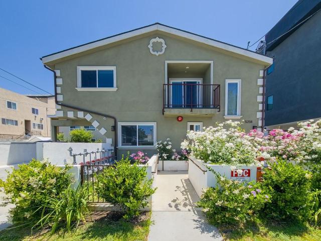 Apartment for rent in Canoga Park, California