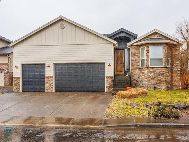 House for sale in La Center, Washington