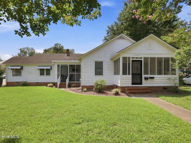 Townhouse for sale in Washington, North Carolina