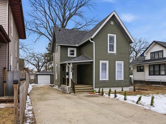 House for sale in Aurora, Illinois