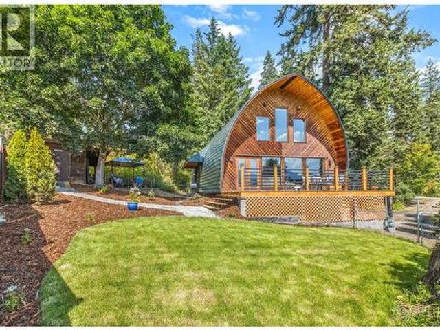 House for sale in Salmon Arm, British Columbia