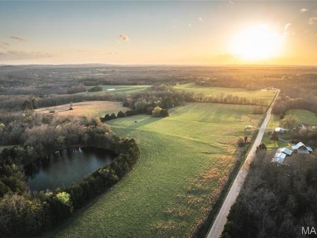 Farm for sale in Sainte Genevieve, Missouri