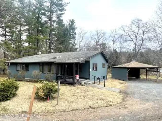 House for rent in Kingston