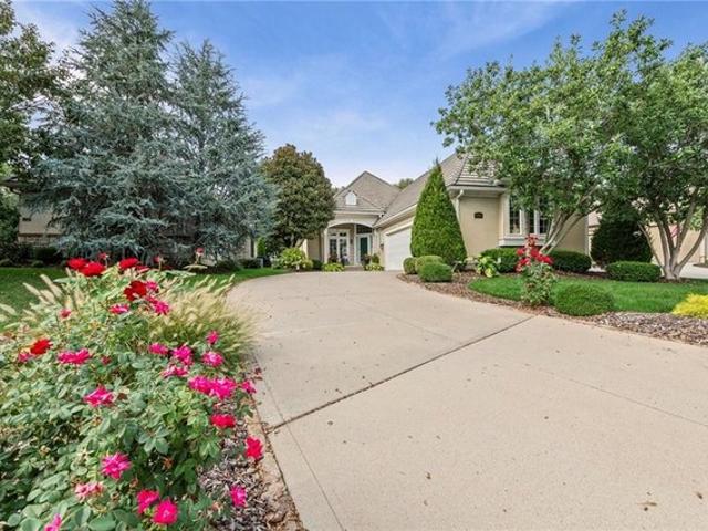 House for sale in Pavilions of Leawood, Leawood