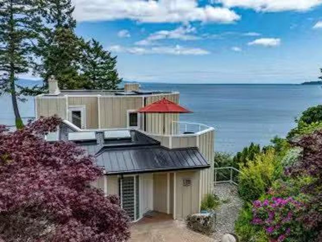 House for sale in Saanich, British Columbia