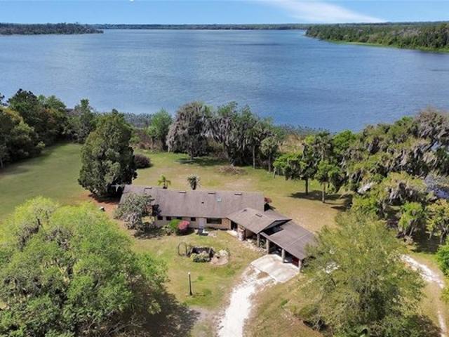 House for sale in De Leon Springs, Florida