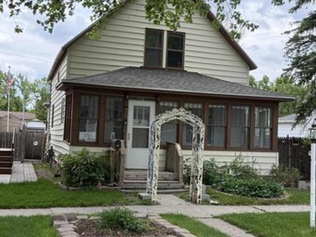 House for sale in Jamestown, Stutsman County