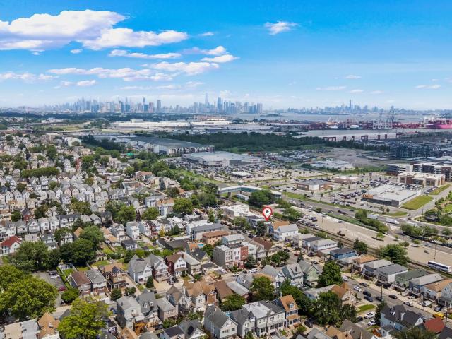 House for sale in Hudson, New Jersey