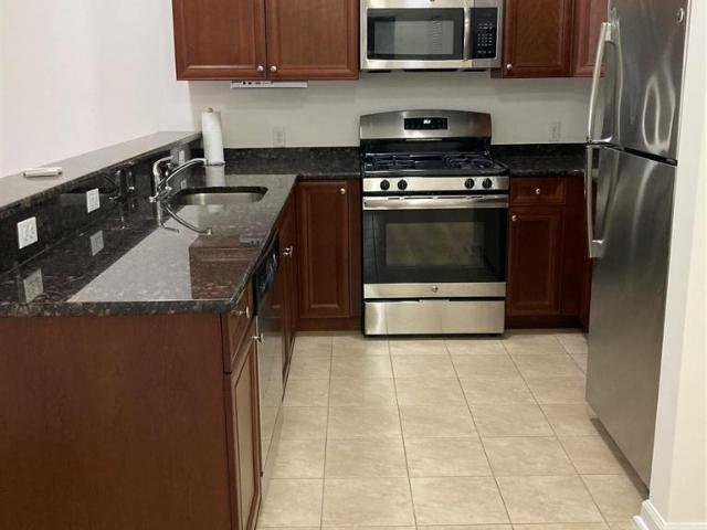 Condo for sale in Elmwood Park, New Jersey