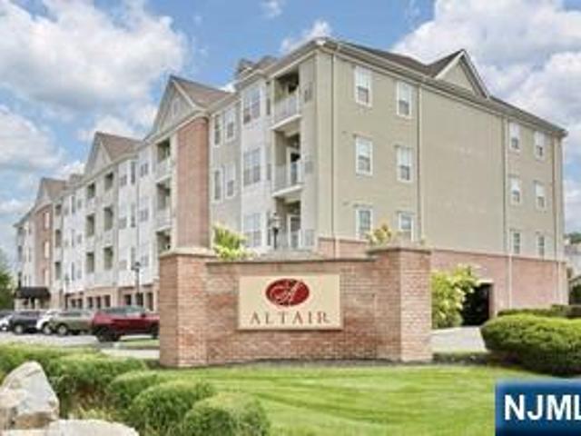 Condo for sale in Elmwood Park, New Jersey