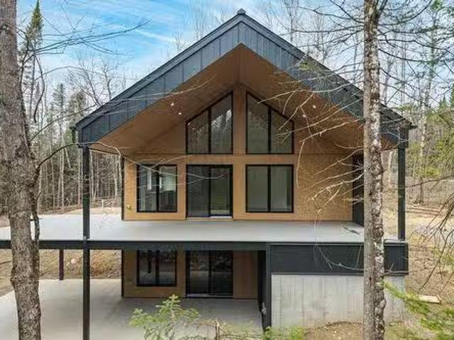 House for sale in Magog