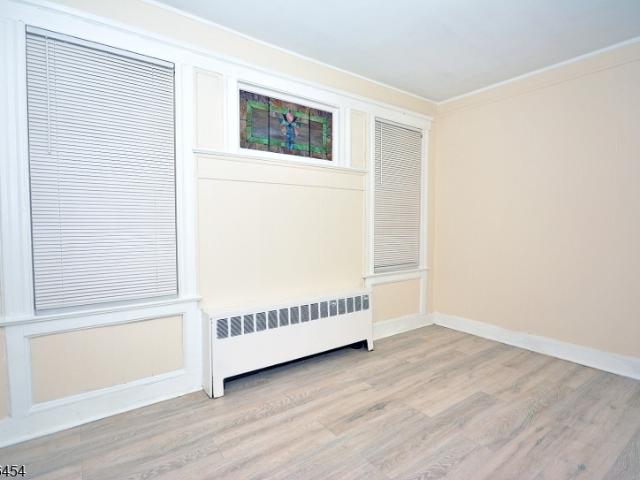 Property for rent in Union Square, Elizabeth