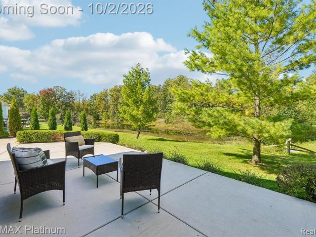 House for sale in Town Commons, Howell