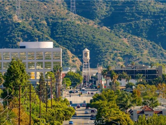 Apartment for sale in Burbank