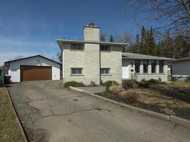 House for sale in Thunder Bay, Ontario