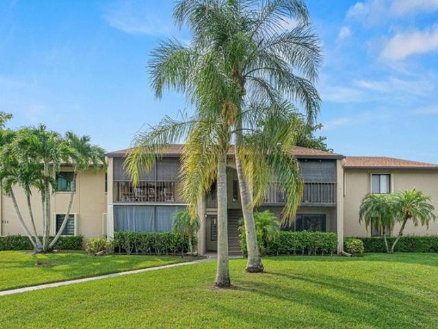 Condo for sale in Greenacres, Florida