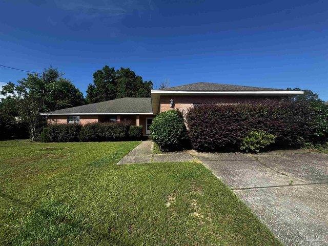 House for sale in Pace, Florida