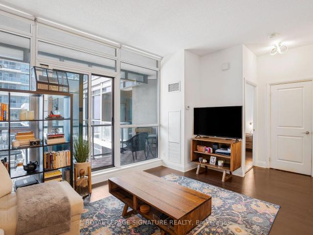 Condo for sale in Toronto, Golden Horseshoe
