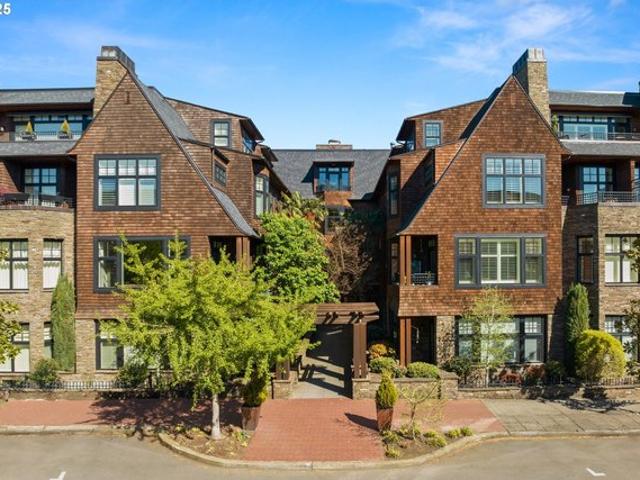 Condo for sale in Oregonia