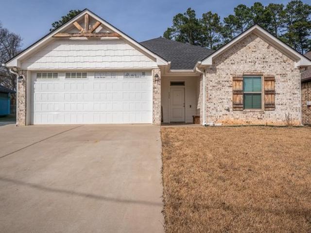 House for sale in White Oak, Texas