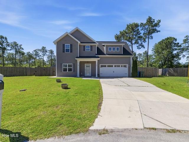 House for sale in Sneads Ferry, North Carolina