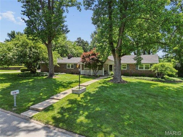 House for sale in Creve Coeur, Missouri