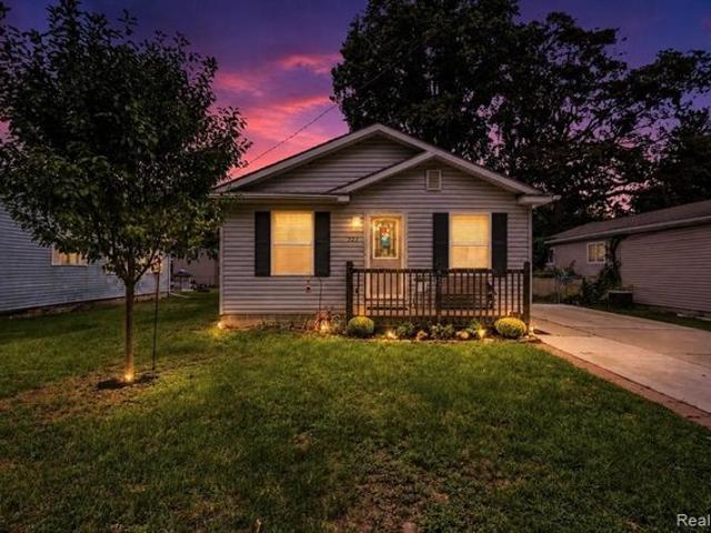 House for sale in Algonac, Michigan