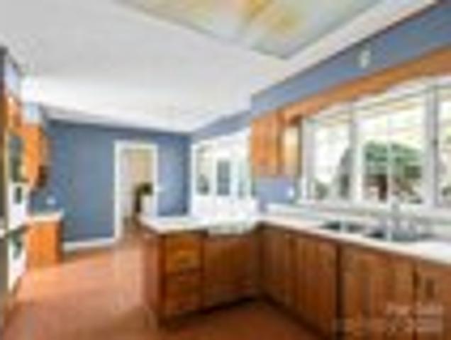 House for sale in Etowah, North Carolina