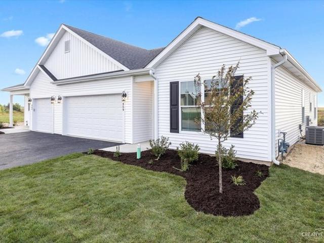 Townhouse for sale in Cortland, Illinois