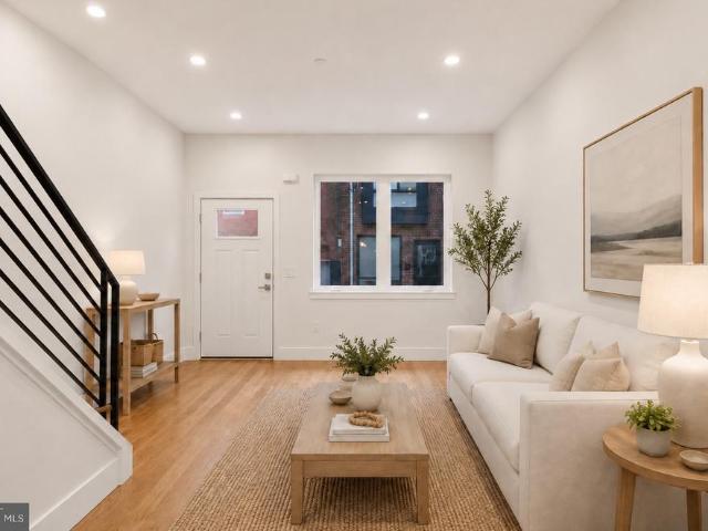 Townhouse for sale in Wharton, Philadelphia
