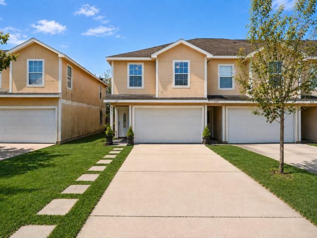 Townhouse for sale in Brookshire, Texas