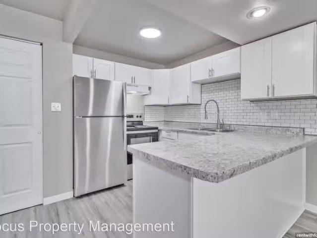 Condo for rent in Oak Creek