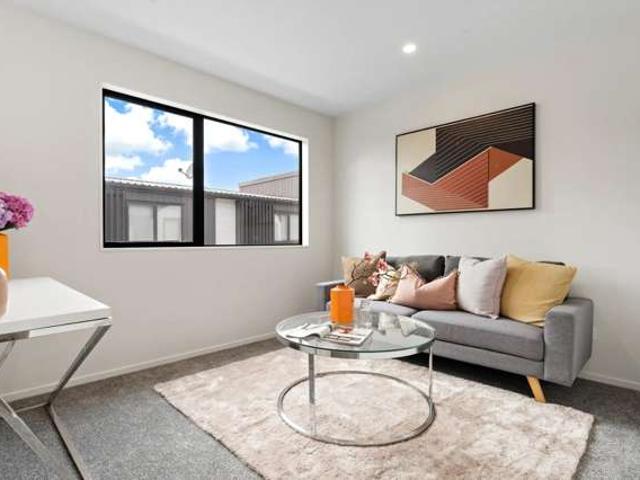 Townhouse for rent in Auckland, Oroua County